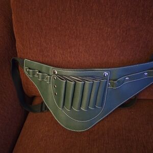 GREEN AND CLEAR SCISSOR CASE